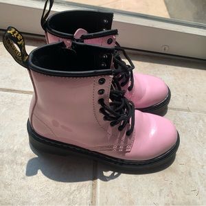 Dr martens girls pink patent leather girls size 1 like new